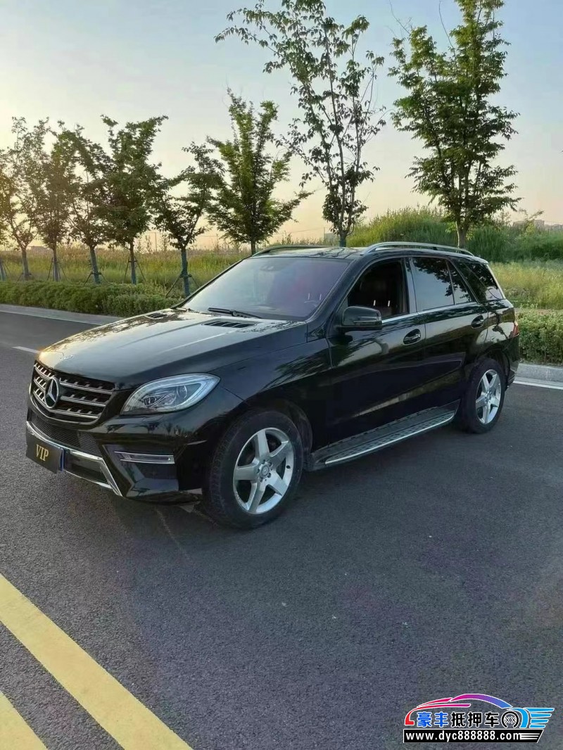 13年奔驰ML轿车抵押车出售