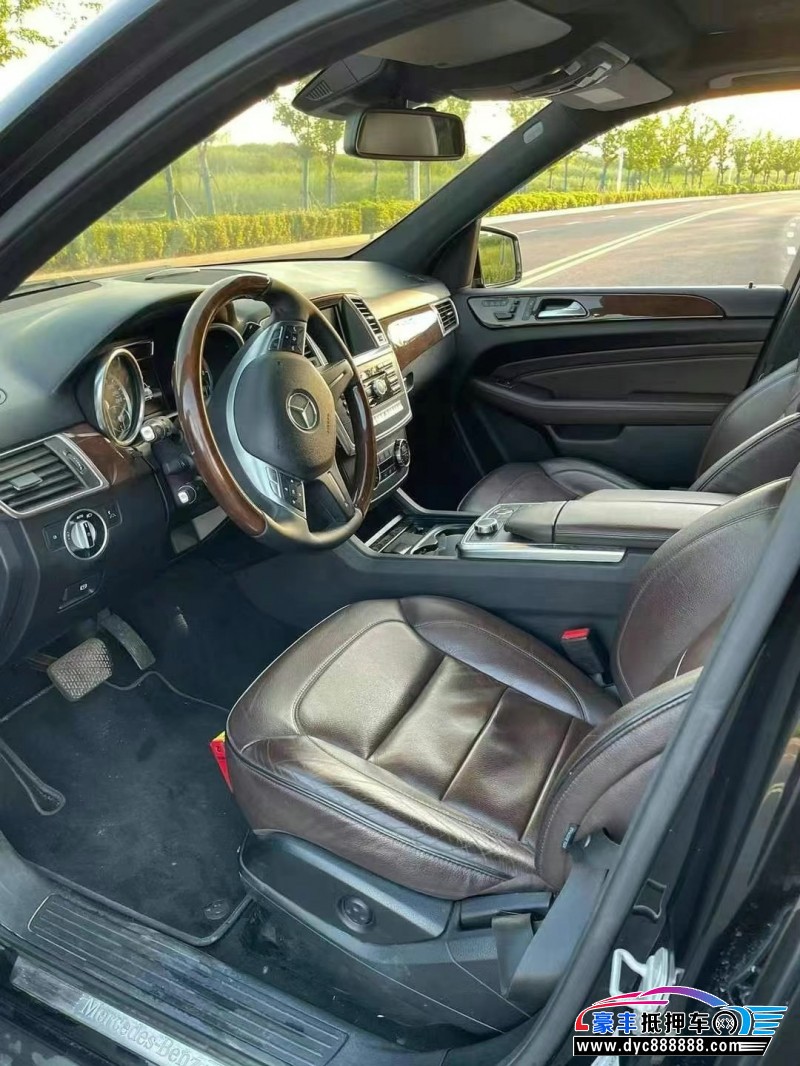 13年奔驰ML轿车抵押车出售