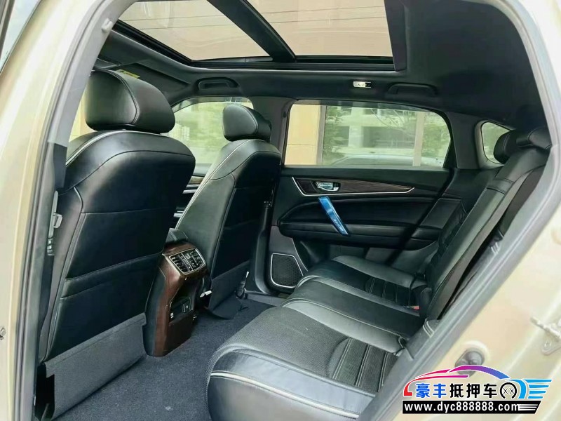 17年本田UR-V轿车抵押车出售