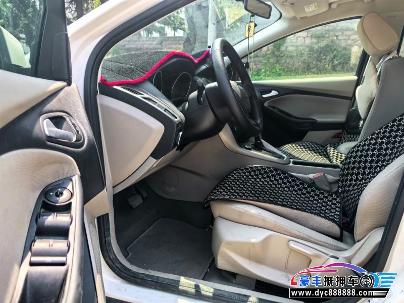 16年福特福克斯轿车抵押车出售