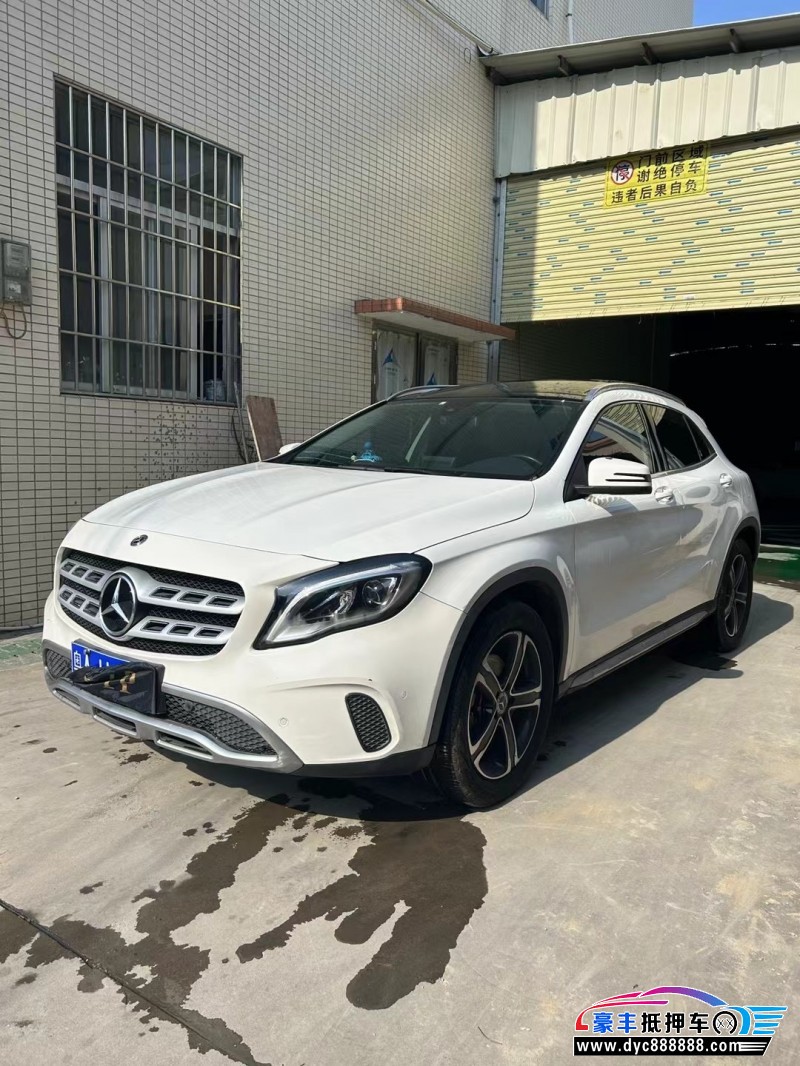 18年奔驰GLA轿车抵押车出售