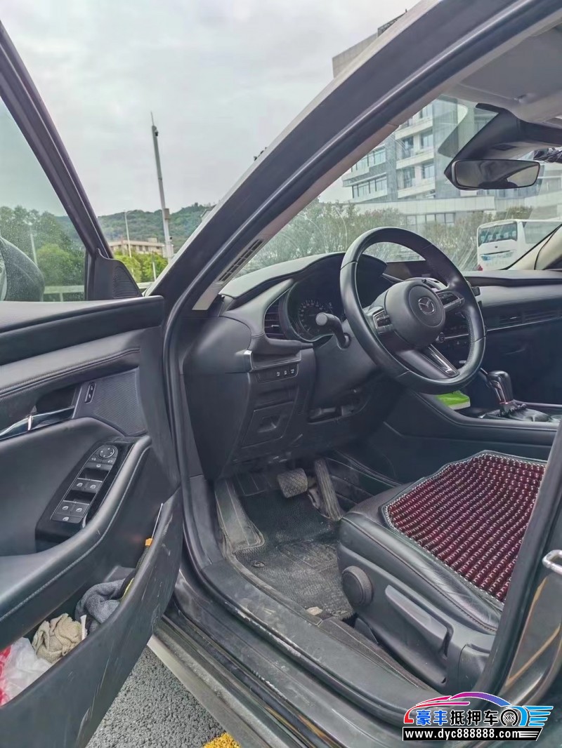 20年马自达昂克赛拉轿车抵押车出售