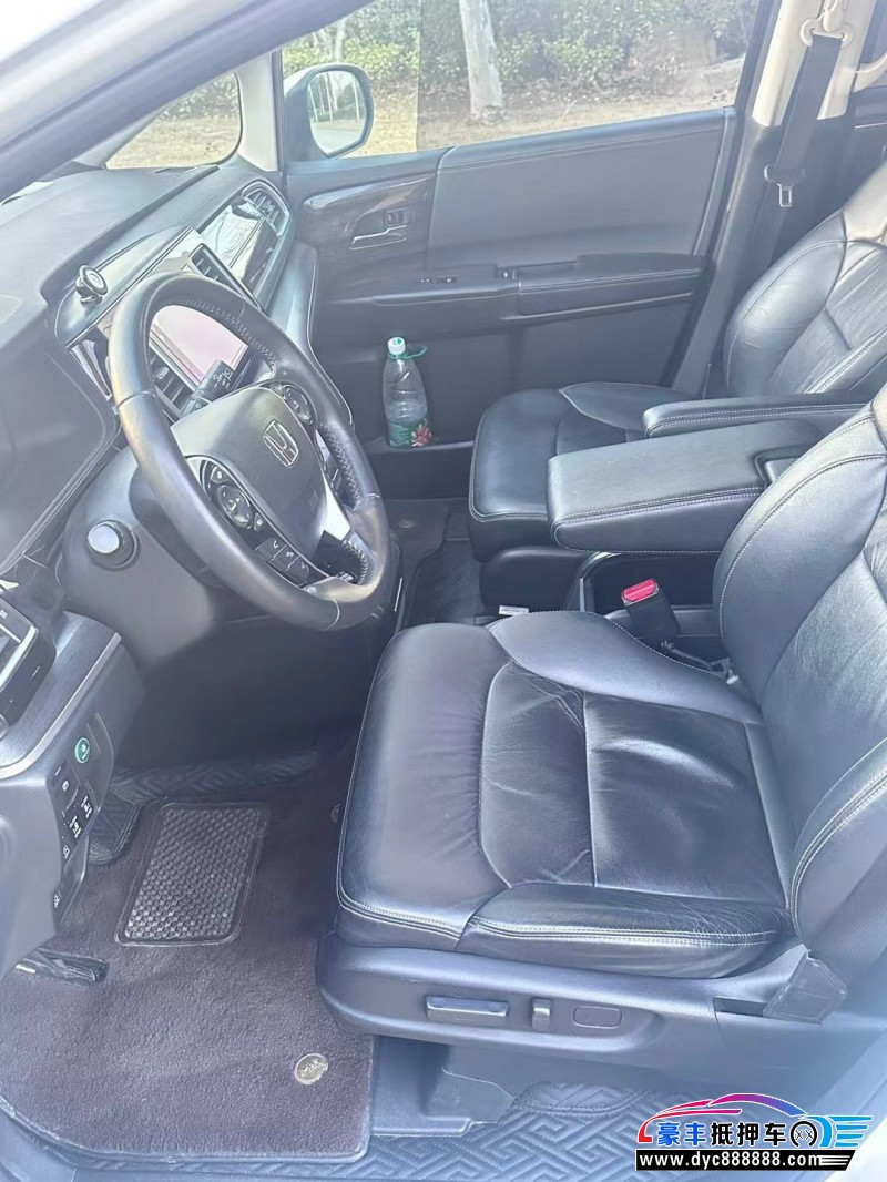 17年本田艾力绅轿车抵押车出售