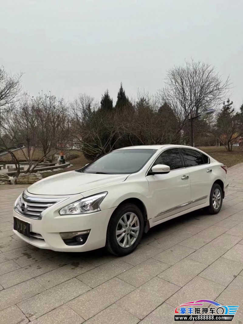 15年日产天籁轿车抵押车出售