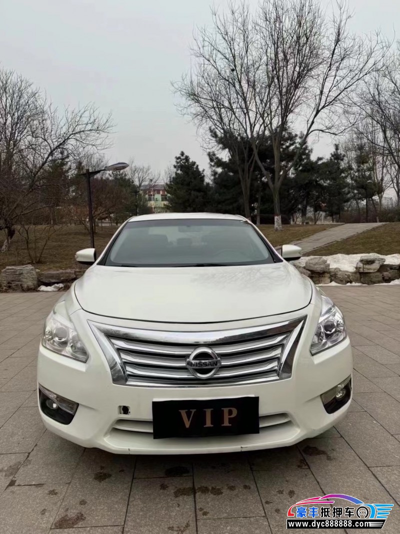 15年日产天籁轿车抵押车出售