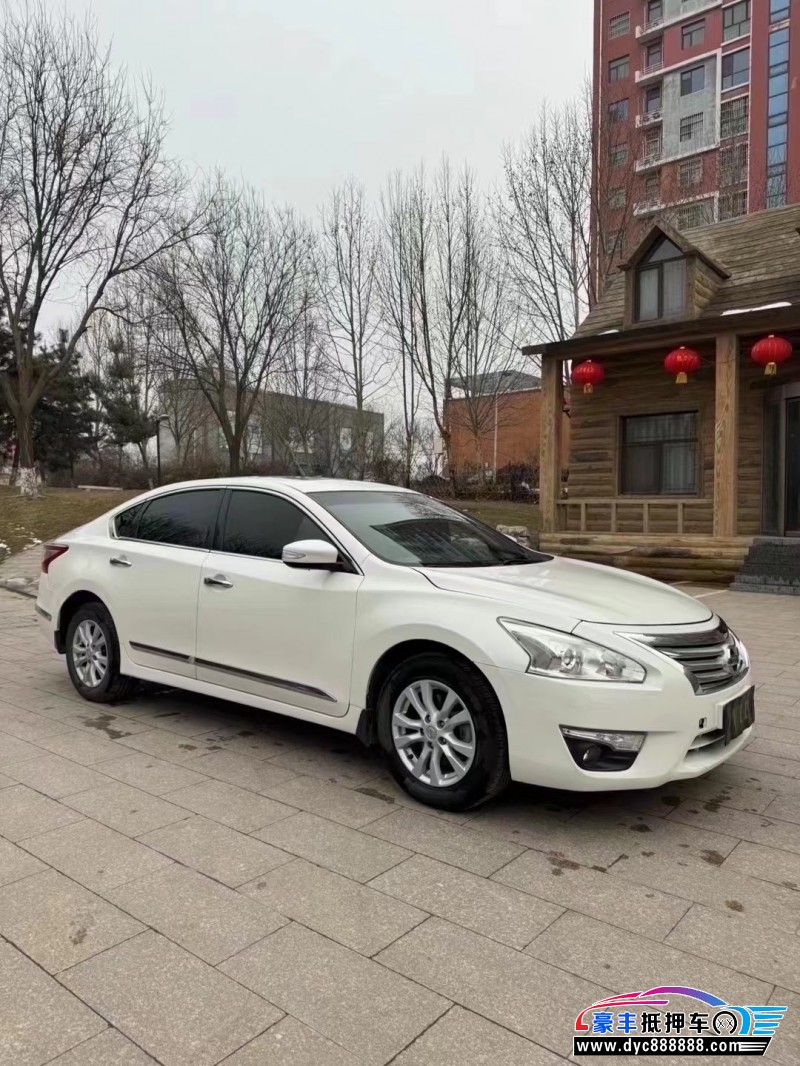 15年日产天籁轿车抵押车出售