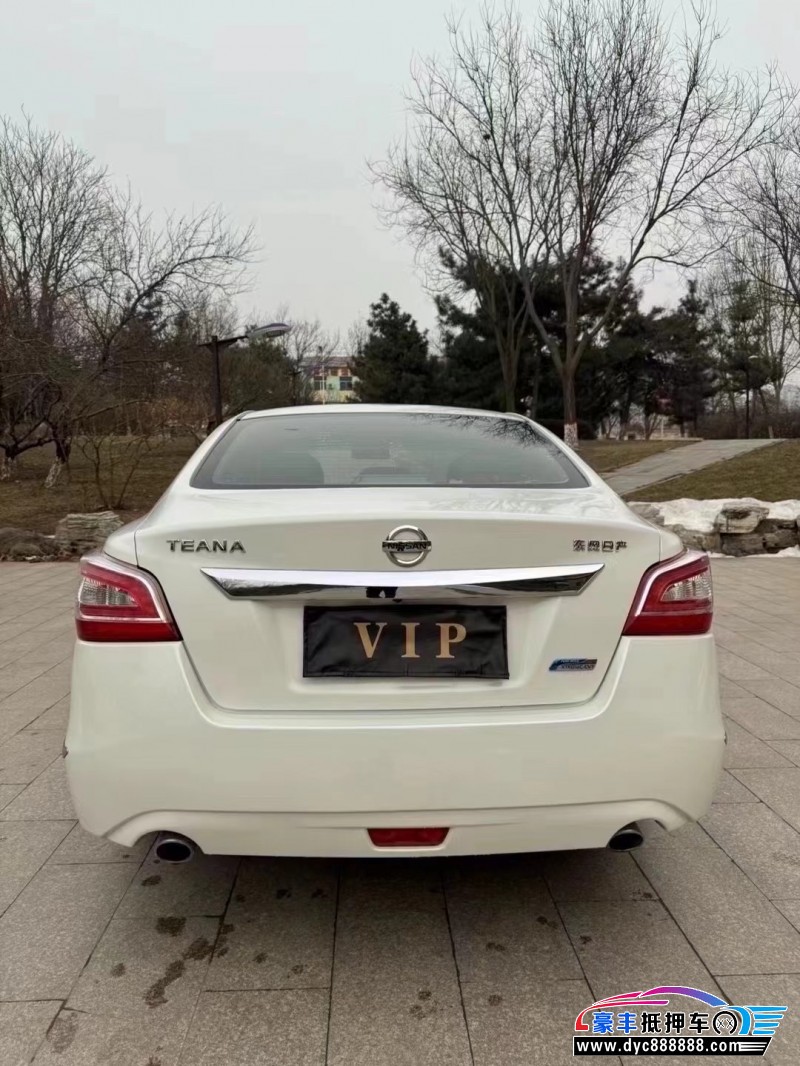 15年日产天籁轿车抵押车出售