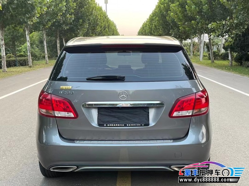 19年奔驰B轿车抵押车出售