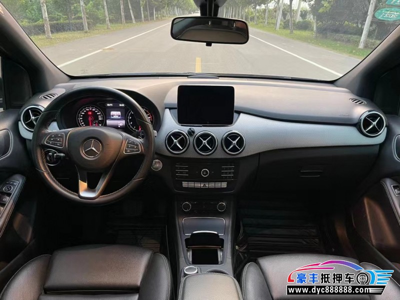 19年奔驰B轿车抵押车出售