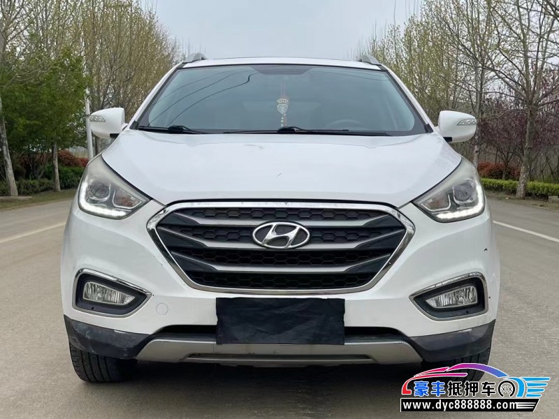 16年现代ix35轿车抵押车出售