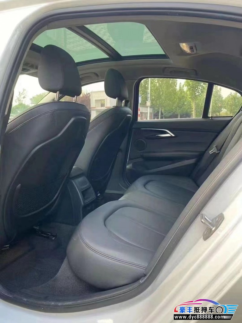 18年宝马1系轿车抵押车出售