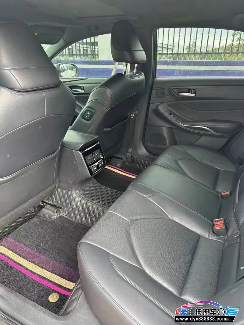 22年丰田亚洲龙轿车抵押车出售