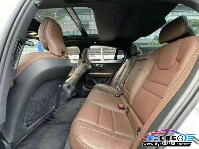 22年沃尔沃S60轿车抵押车出售