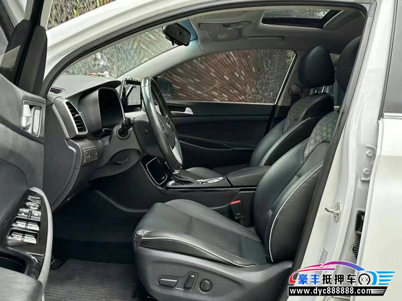 21年现代途胜轿车抵押车出售