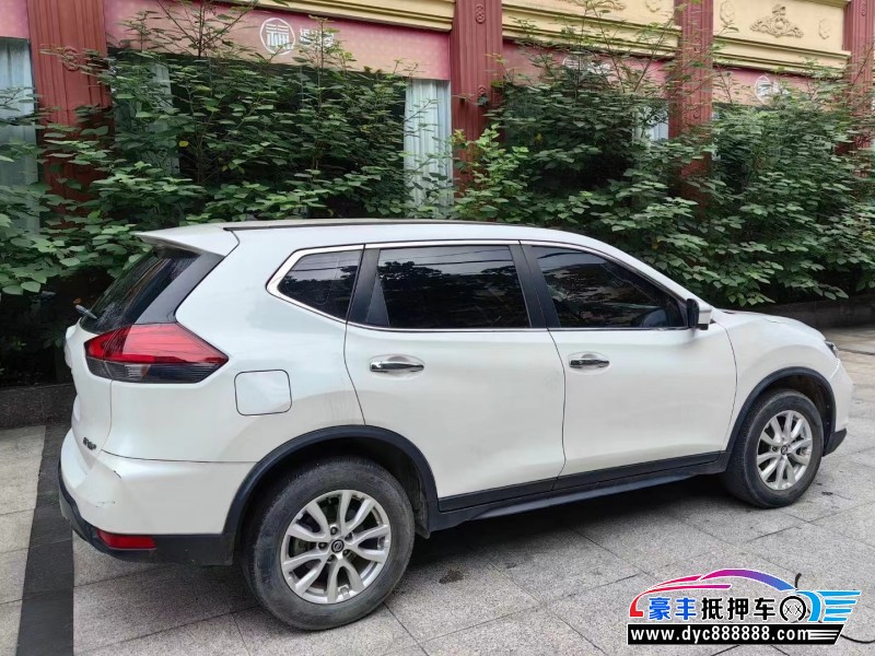 20年日产奇骏轿车抵押车出售