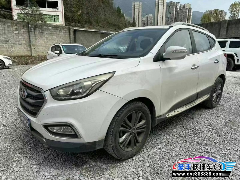 16年现代ix35轿车抵押车出售