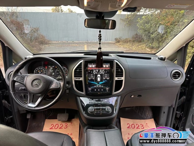 18年奔驰威霆轿车抵押车出售