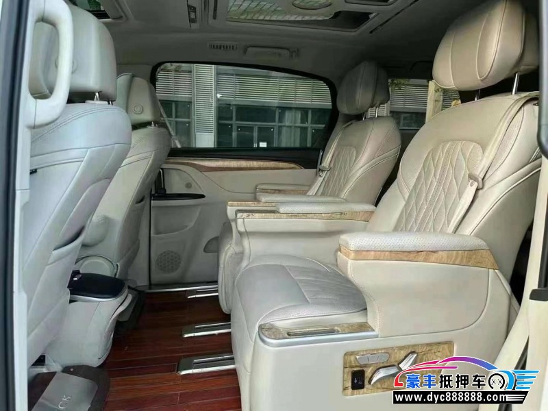 20年别克GL8轿车抵押车出售