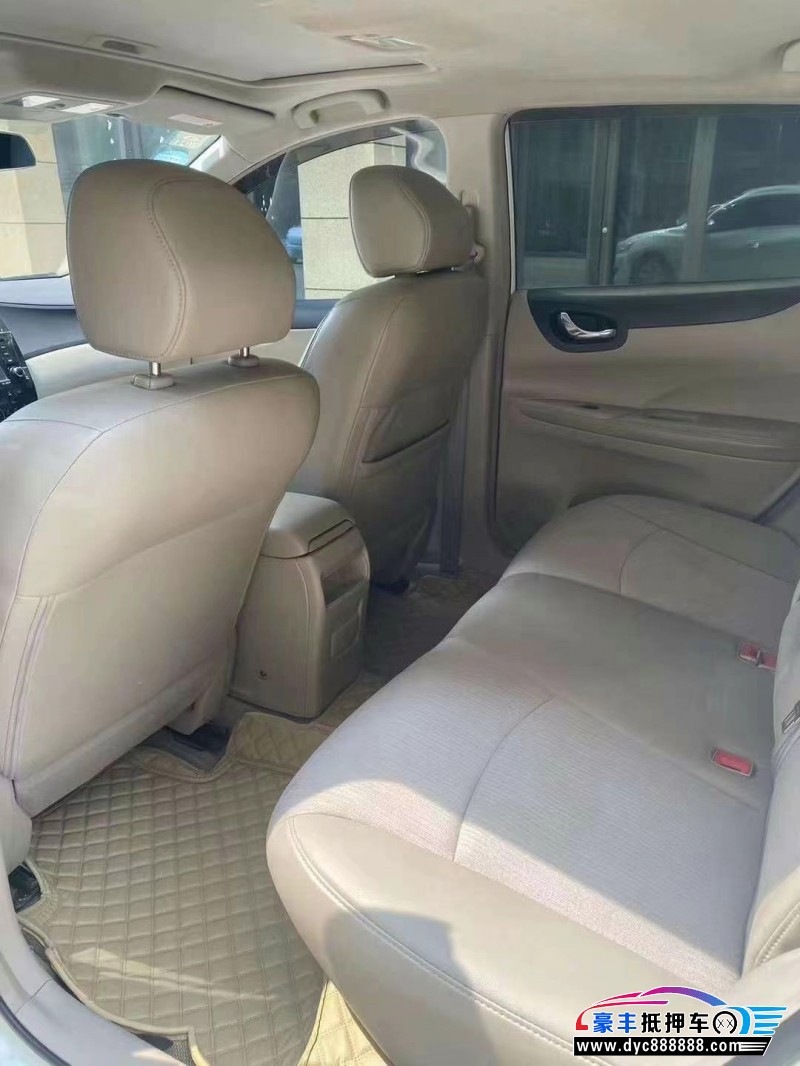 13年日产骐达轿车抵押车出售