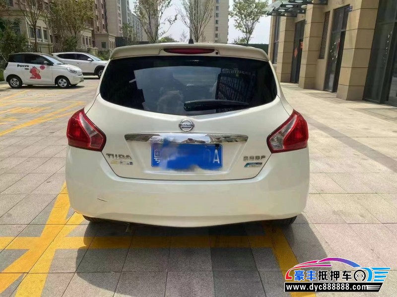 13年日产骐达轿车抵押车出售