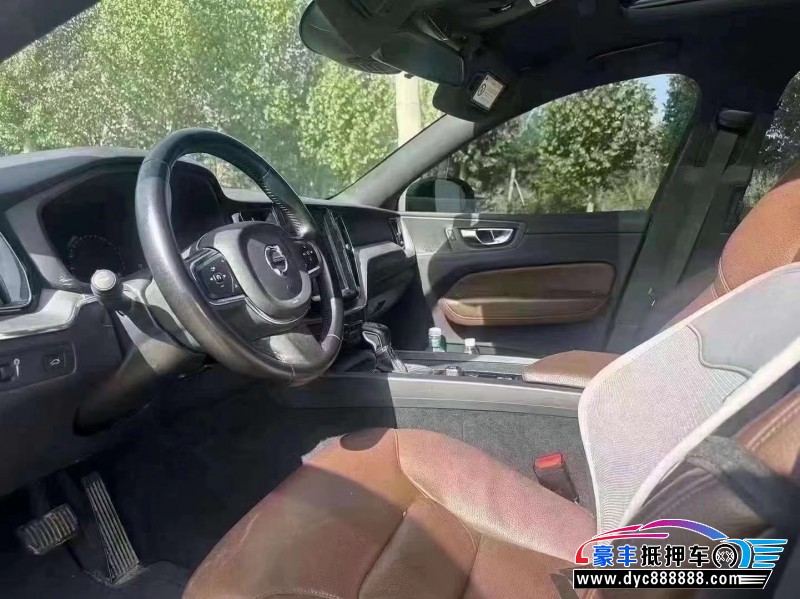 21年沃尔沃XC60SUV抵押车出售