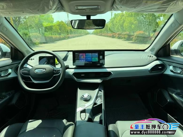 24年吉利几何轿车抵押车出售