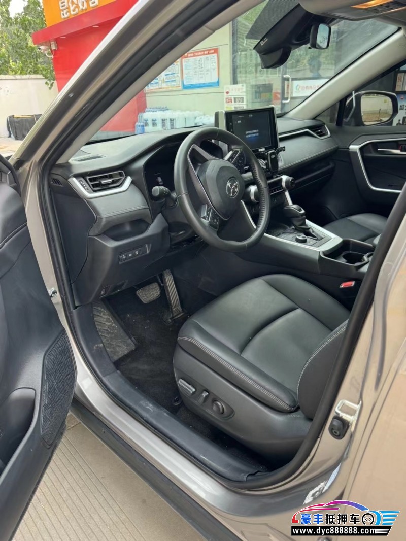 20年丰田RAV4轿车抵押车出售