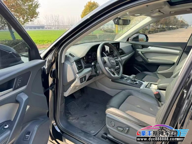 19年奥迪Q5轿车抵押车出售