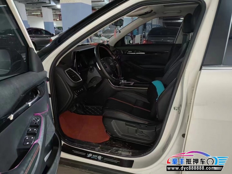 22年起亚KX3轿车抵押车出售