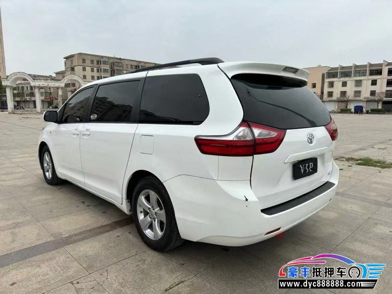 18年丰田塞纳轿车抵押车出售