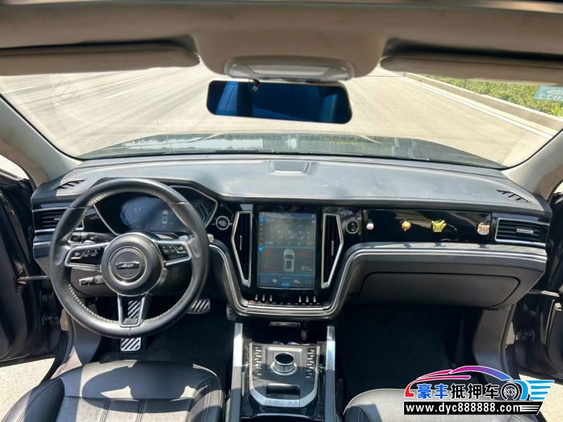 18年众泰T700轿车抵押车出售