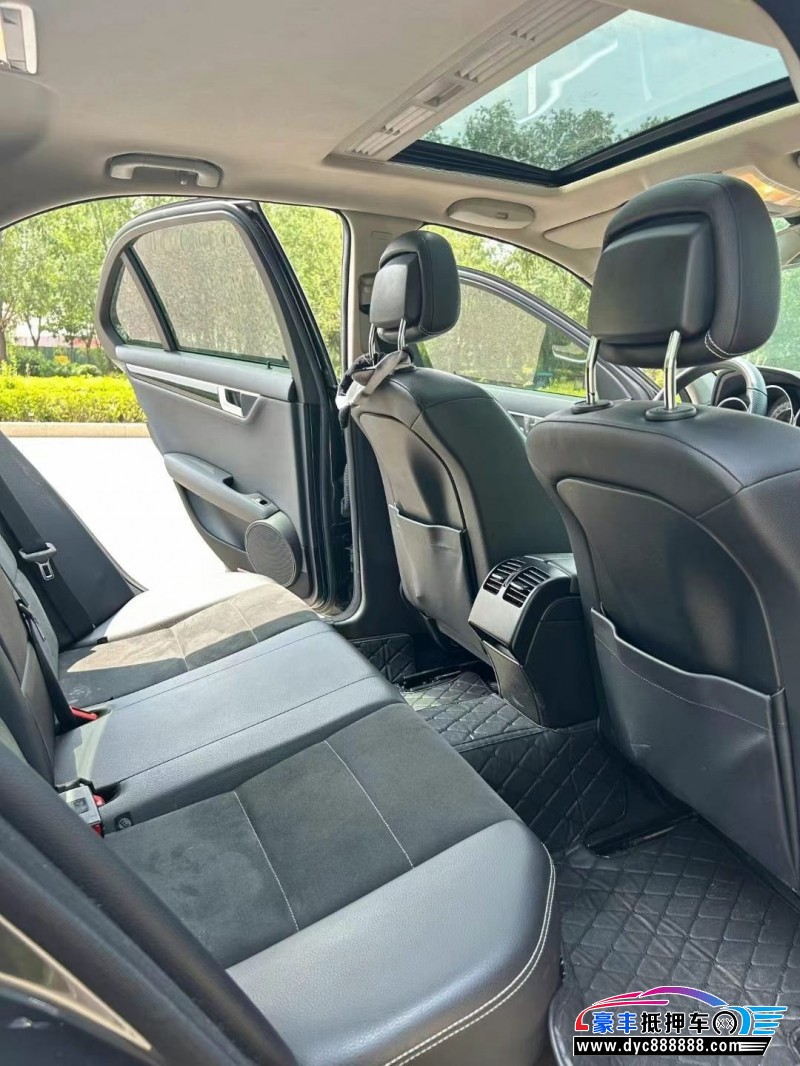 14年奔驰C轿车抵押车出售