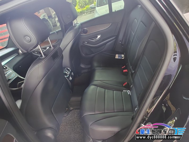 18年奔驰GLC轿车抵押车出售