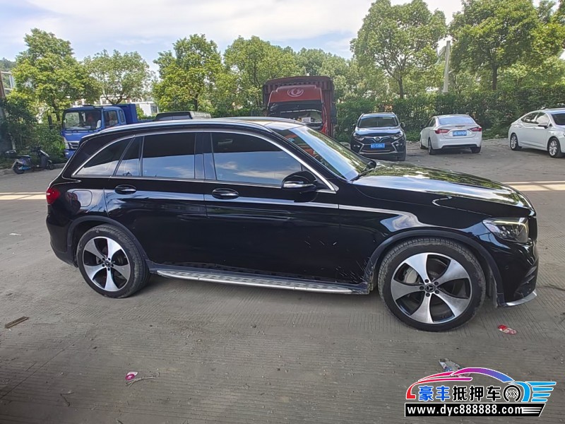 18年奔驰GLC轿车抵押车出售