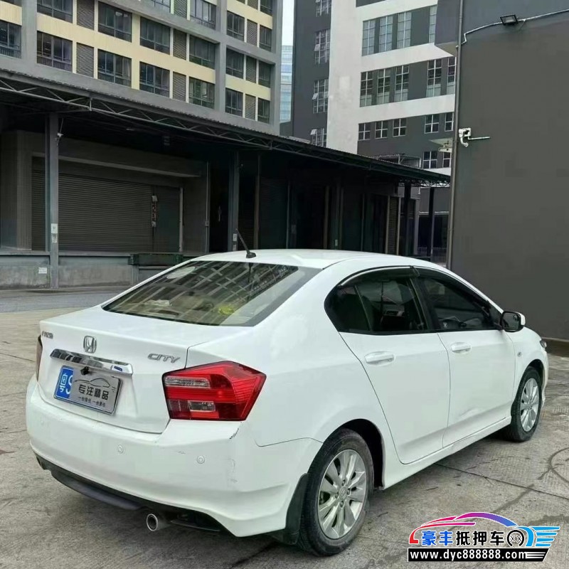 13年本田锋范轿车抵押车出售