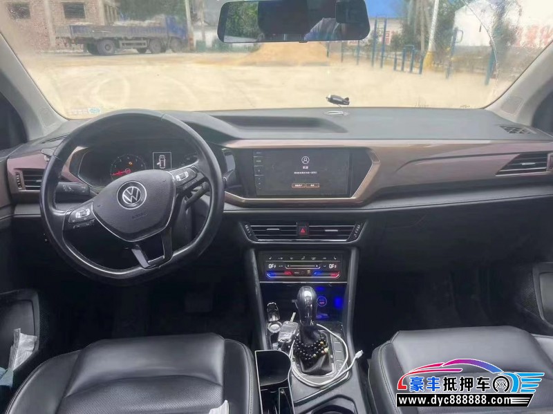 21年大众途岳轿车抵押车出售