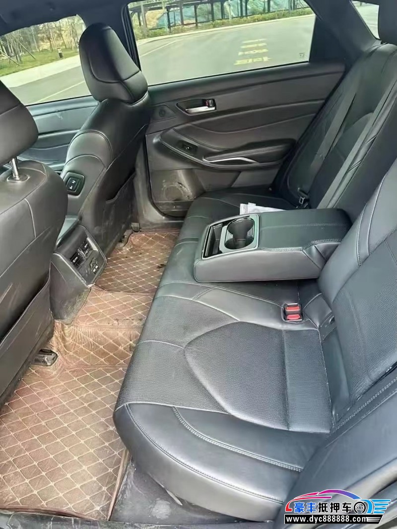 22年丰田亚洲龙轿车抵押车出售