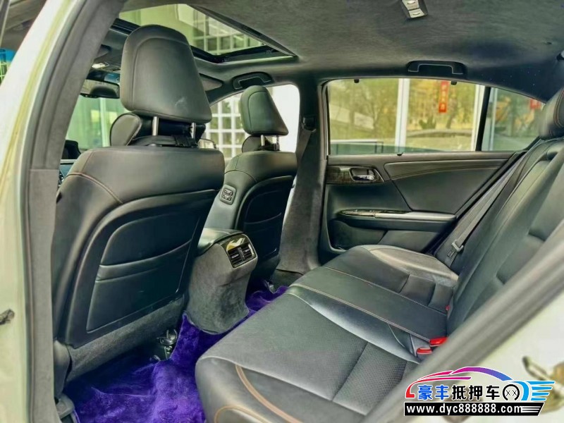 16年本田雅阁轿车抵押车出售