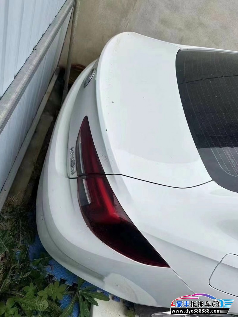 18年别克君威轿车抵押车出售