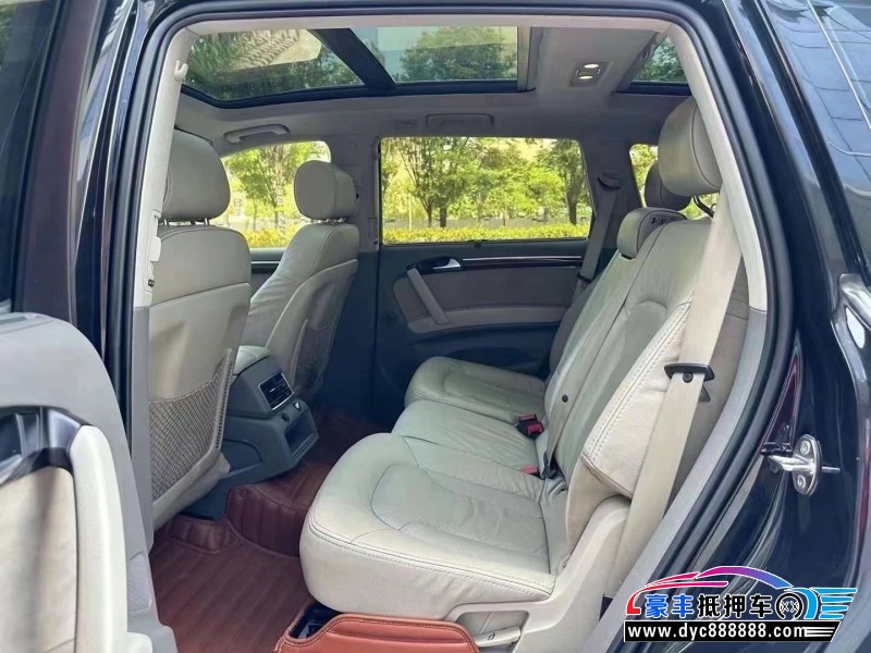 13年奥迪Q7轿车抵押车出售