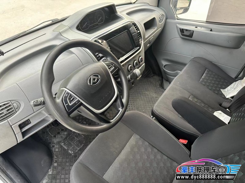 20年上汽大通V80轿车抵押车出售