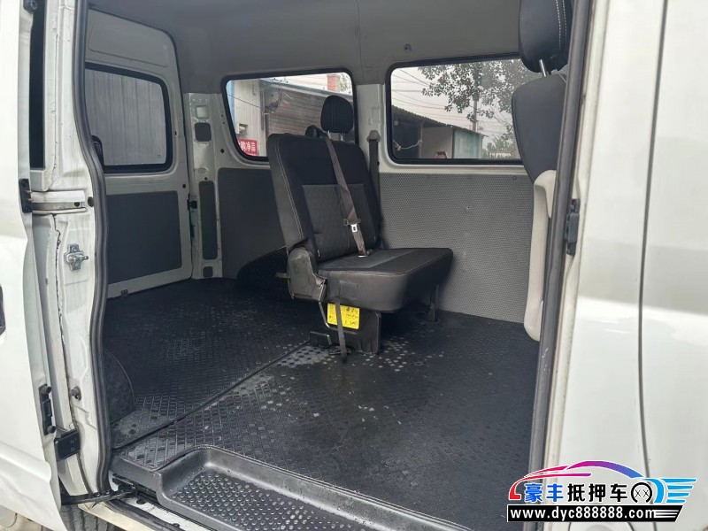 20年上汽大通V80轿车抵押车出售