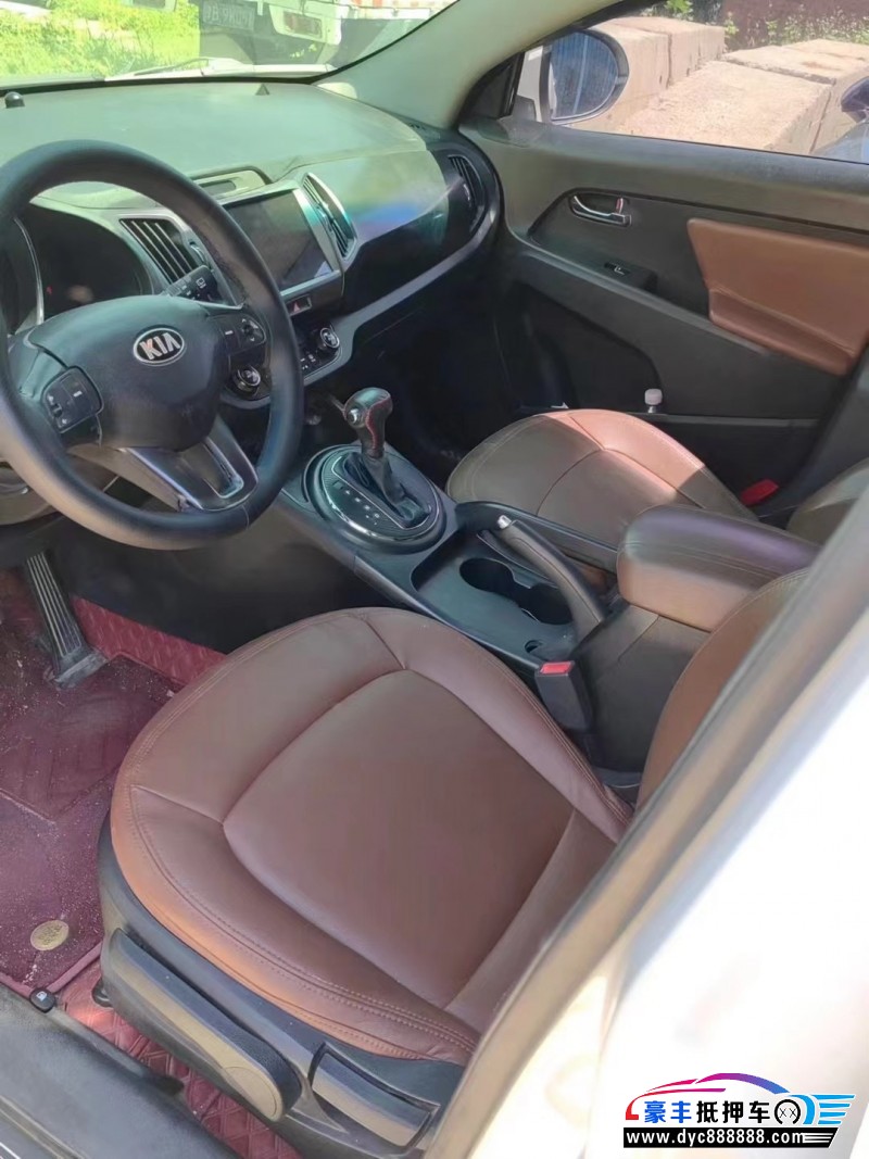 14年起亚智跑轿车抵押车出售