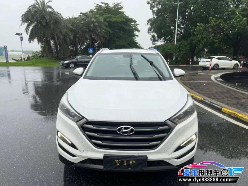 17年现代途胜轿车抵押车出售