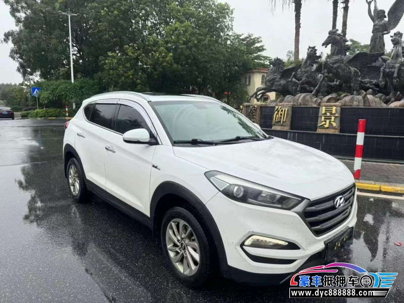 17年现代途胜轿车抵押车出售