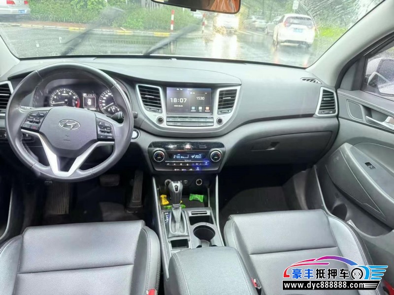 17年现代途胜轿车抵押车出售