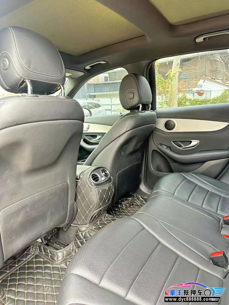 17年奔驰GLC轿车抵押车出售