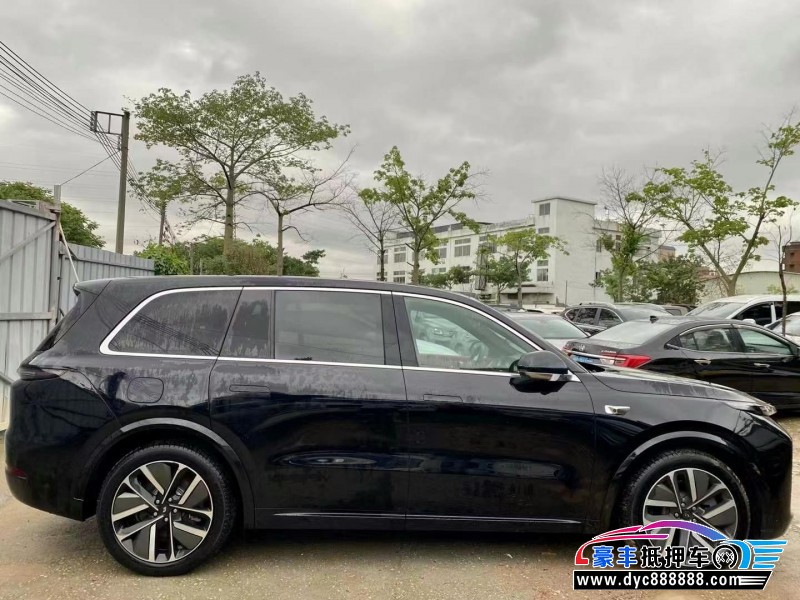 23年理想L9轿车抵押车出售