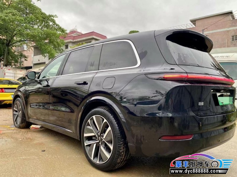 23年理想L9轿车抵押车出售