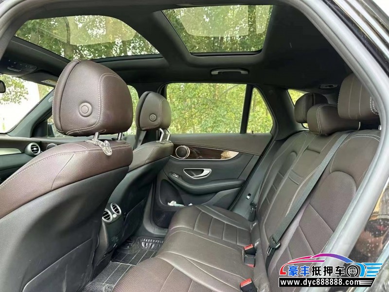 17年奔驰GLC轿车抵押车出售